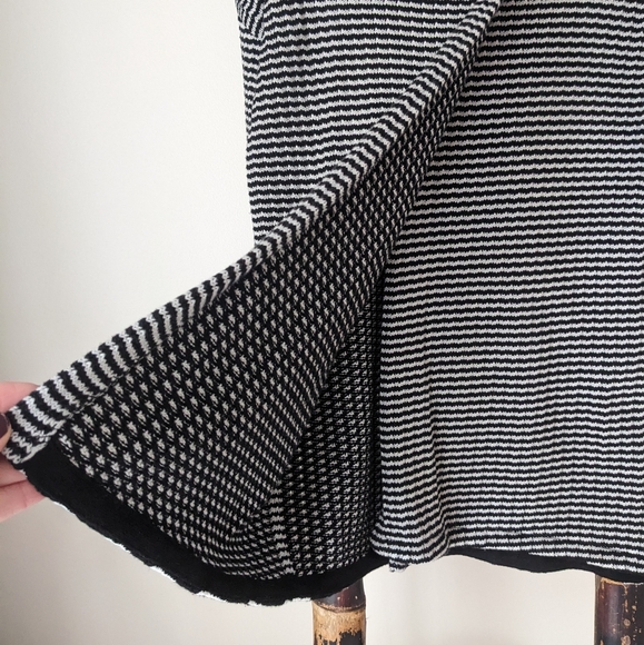 EUC CAbi Fergie Split turtleneck - Picture 3 of 4